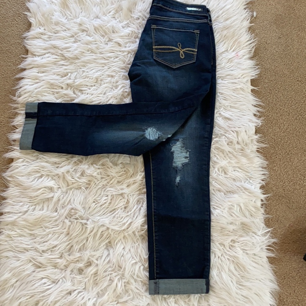 DENIZEN by Levi’s cropped Boyfriend Jeans